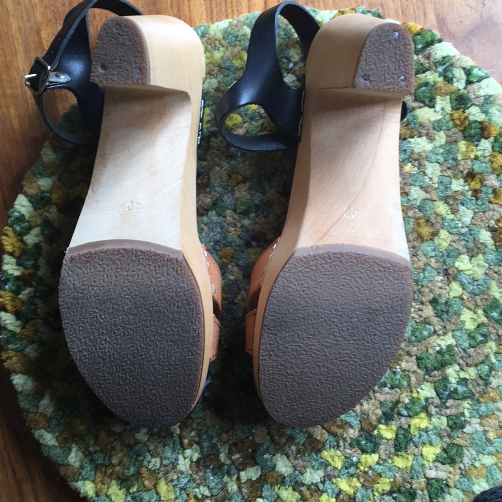 Swedish Hasbeens Tan and Black Leather Platform Sandals - Picture 7 of 12